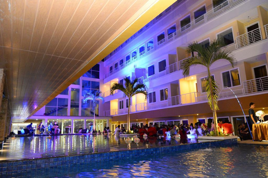 Sylvia Hotel Premier Kupang Exterior photo