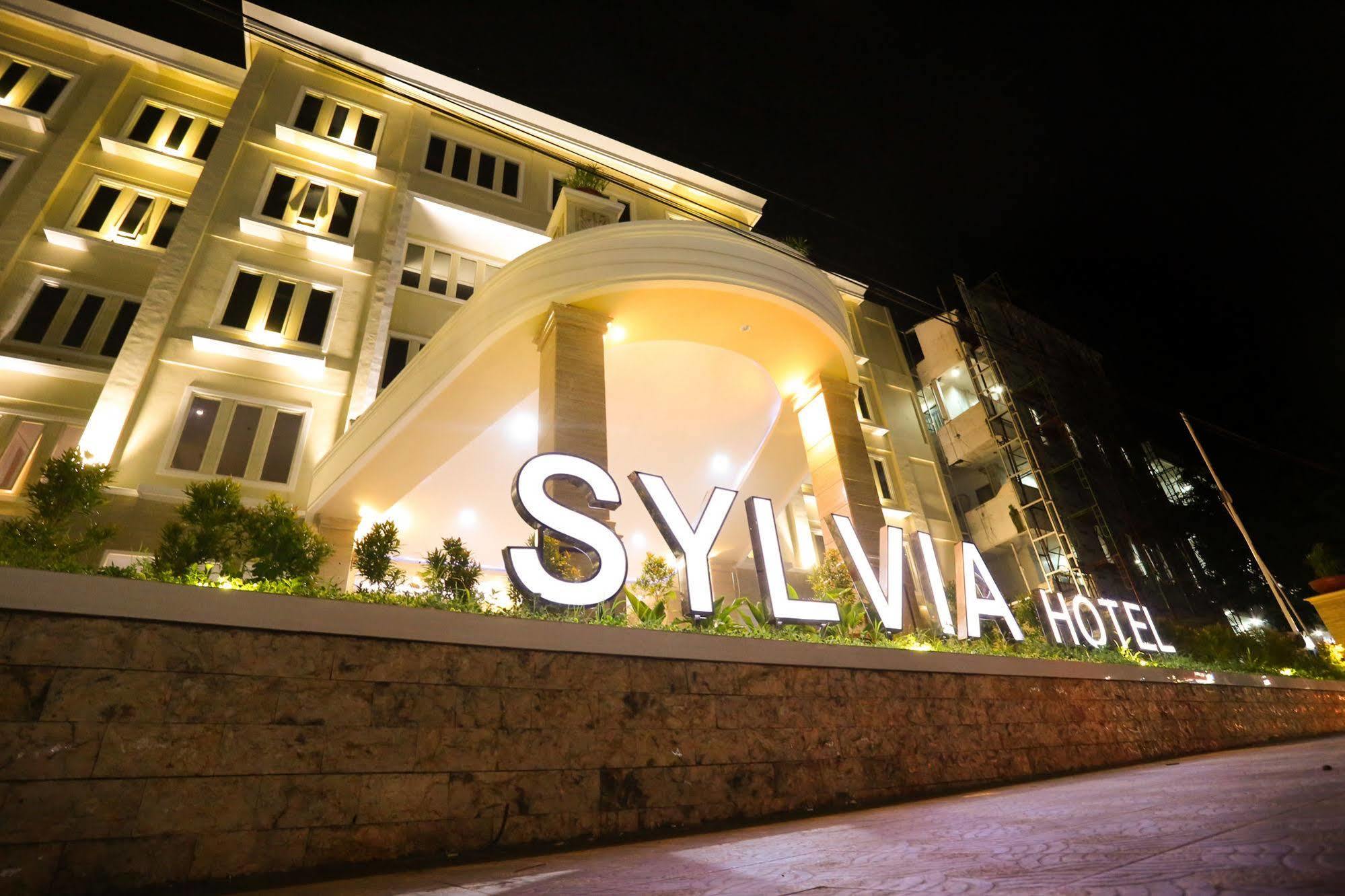 Sylvia Hotel Premier Kupang Kupang  Exterior photo